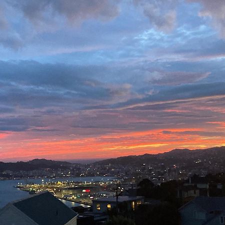 Khandallah Harbour View Bnb Wellington Extérieur photo