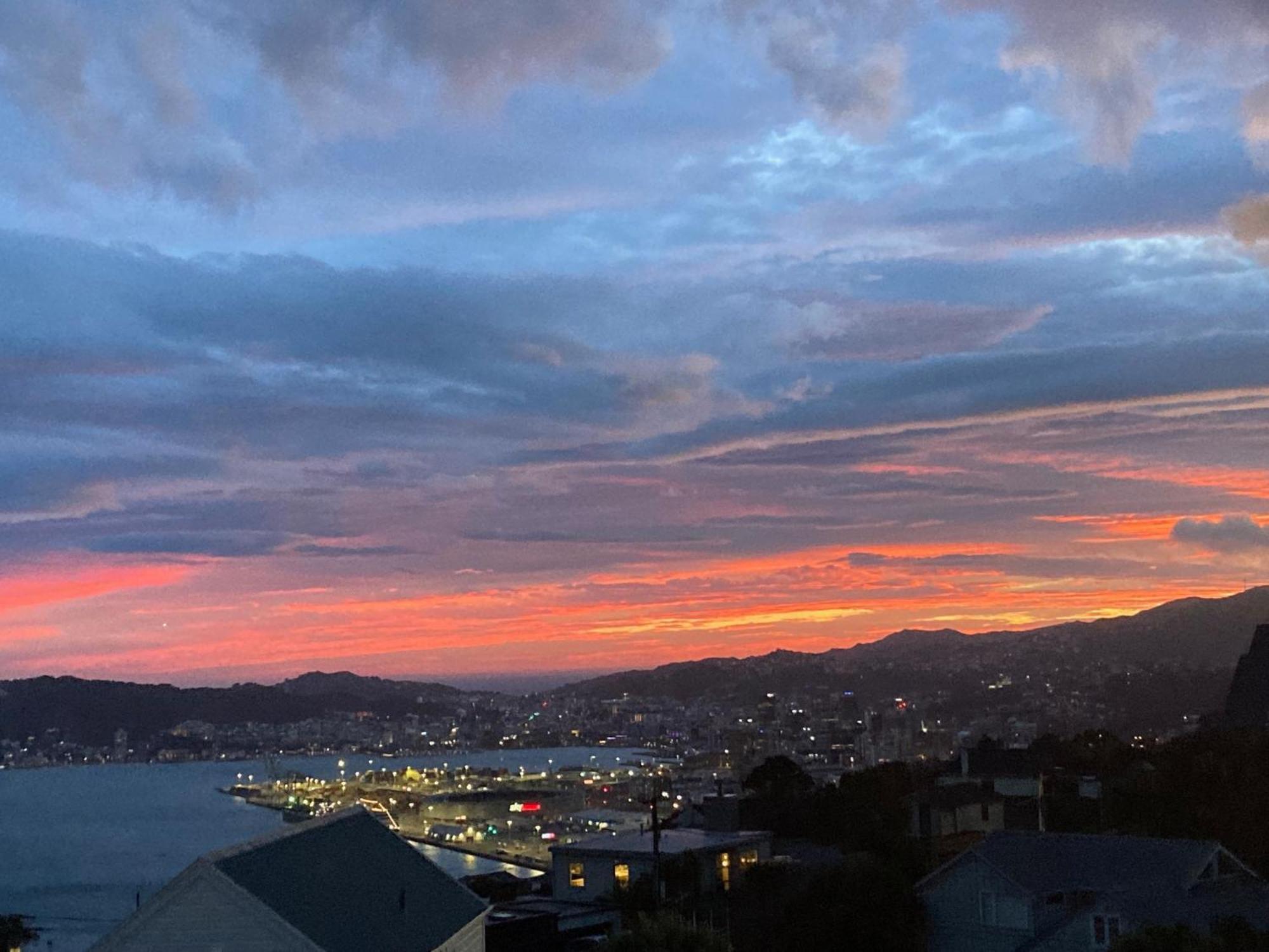 Khandallah Harbour View Bnb Wellington Extérieur photo
